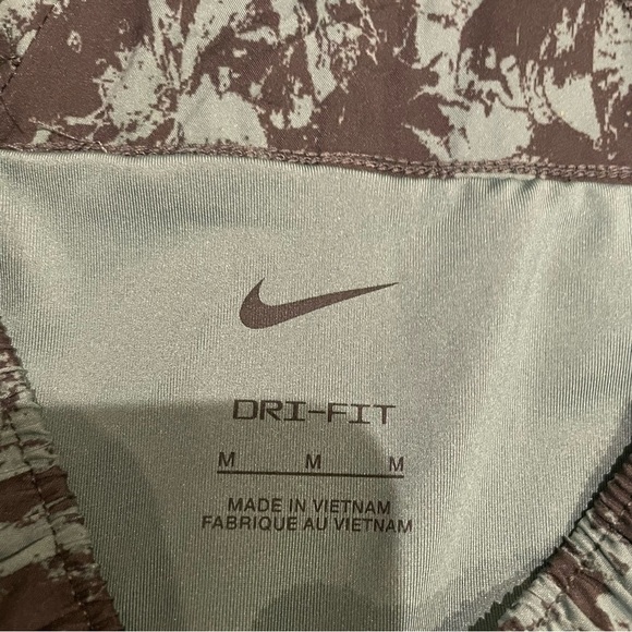 Nike Women's Green Athletic Shorts - Picture 3 of 5